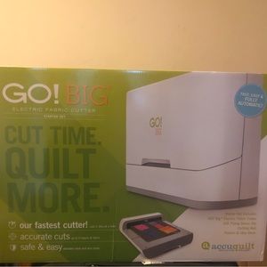 BRAND NEW!!! GO BIG! ELECTRIC FABRIC CUTTER